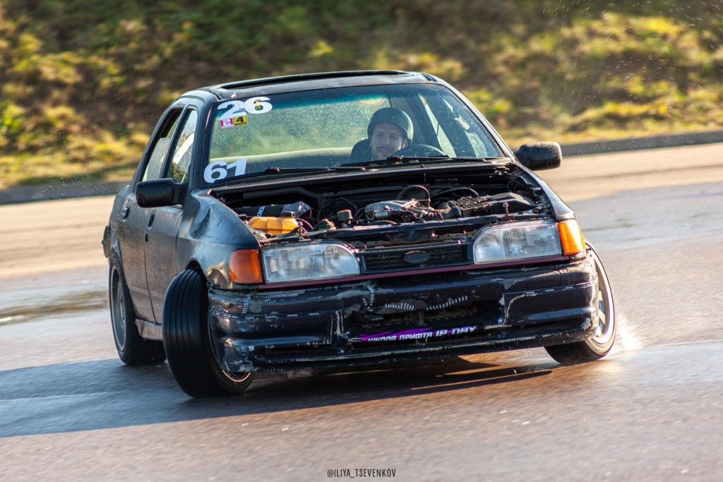 ford sierra drift-min